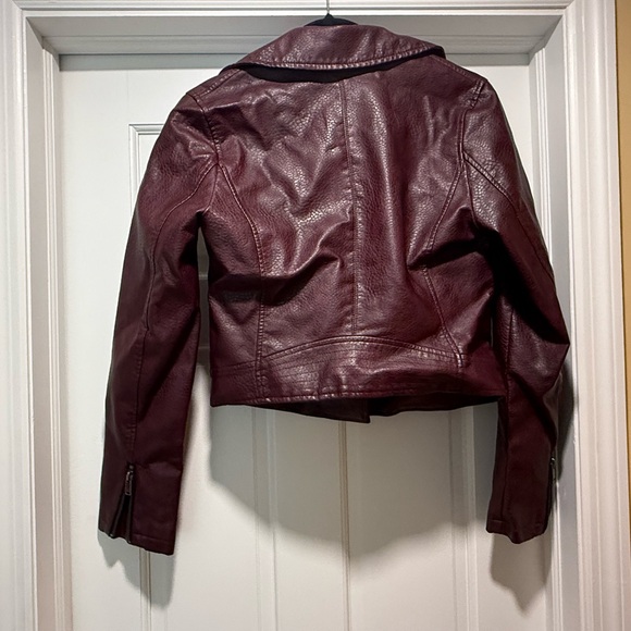 Women's Burgundy Leather Jacket - Picture 2 of 4